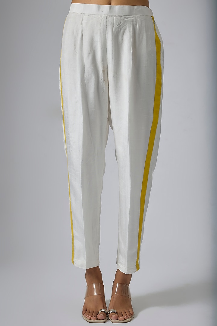 White Silk Pleated Kurta Set by Kriti Bapna at Pernia's Pop Up Shop