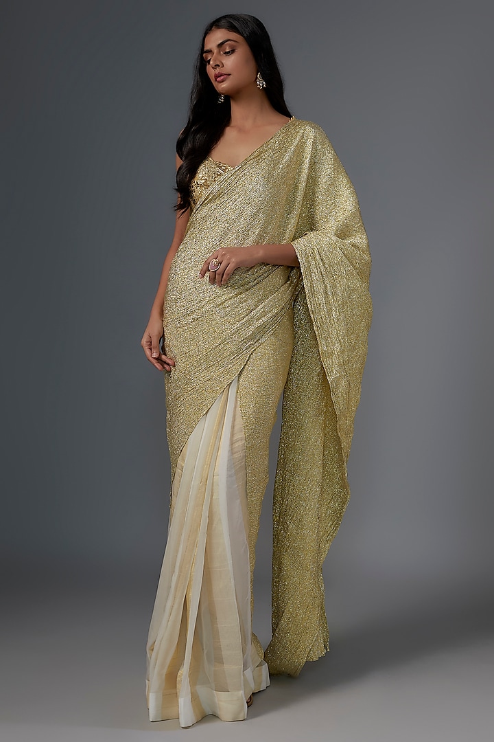 Crushed Gold Organza Crinkle Embroidered Saree Set by Kriti Bapna at Pernia's Pop Up Shop