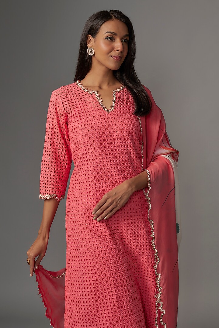 Pink Cotton Cutwork Embroidered Kurta Set by Kriti Bapna at Pernia's Pop Up Shop