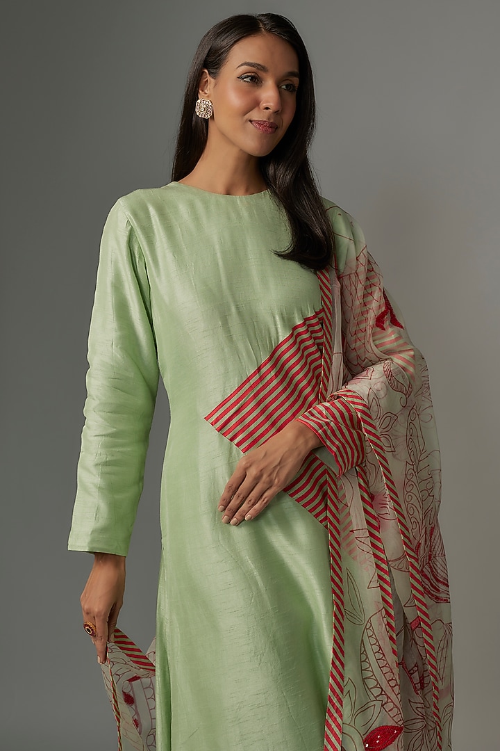 Green Silk Printed Kurta Set by Kriti Bapna at Pernia's Pop Up Shop