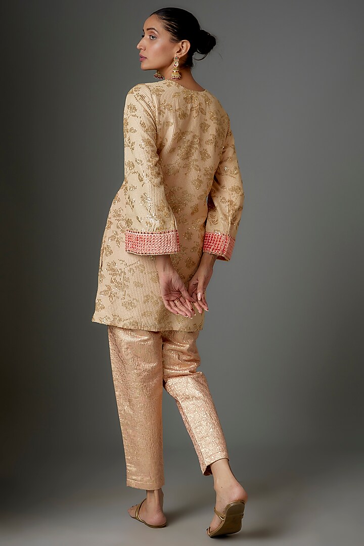 Peach Silk & Brocade Sequins Embroidered Hand Painted Kurta Set by Kriti Bapna at Pernia's Pop Up Shop