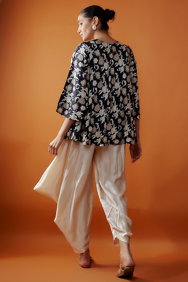 Black Silk Floral Printed Kurta Set by Kriti Bapna at Pernia's Pop Up Shop