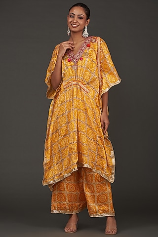 Yellow Silk Bandhani Kaftan Set by kunwarani ritu
