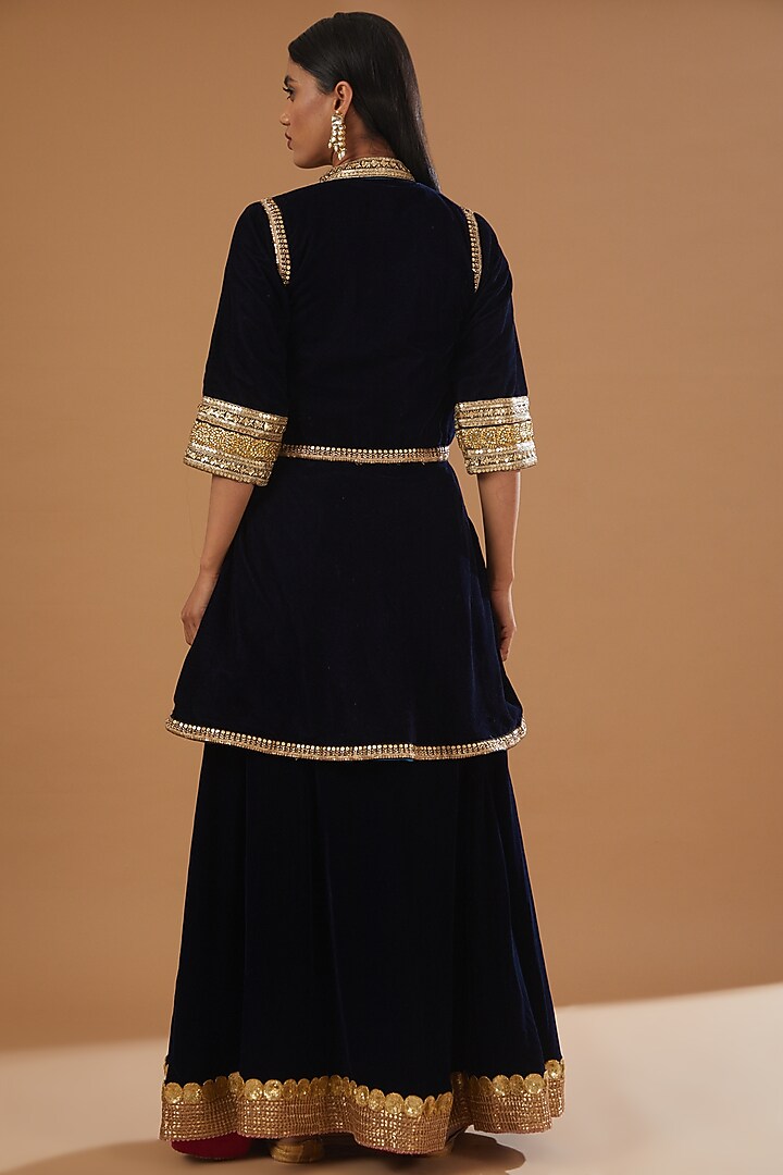 Black Velvet Embroidered Kurta Set by kunwarani ritu at Pernia's Pop Up Shop