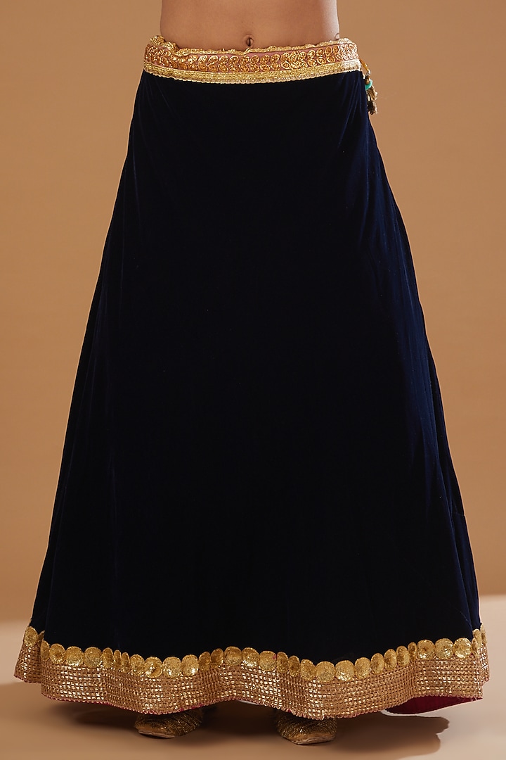 Black Velvet Embroidered Kurta Set by kunwarani ritu at Pernia's Pop Up Shop