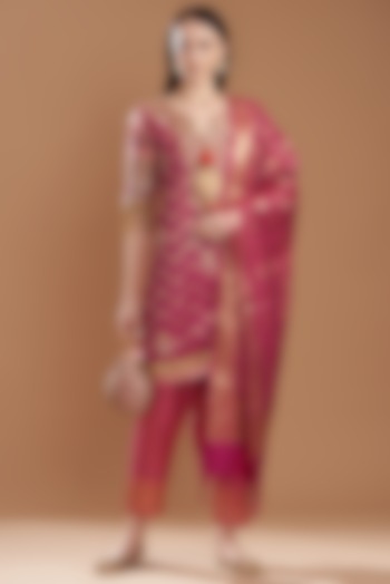 Blush Pink Banarasi Silk Embroidered Kurta Set by kunwarani ritu