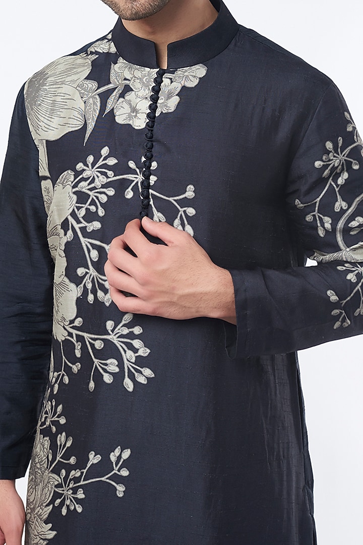 Black Floral Printed Kurta Set by Krish Sanghvi at Pernia's Pop Up Shop