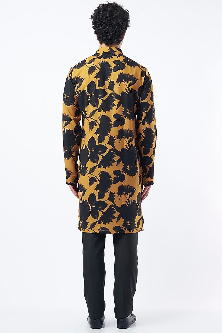 Mustard Digital Printed Kurta Set by Krish Sanghvi at Pernia's Pop Up Shop