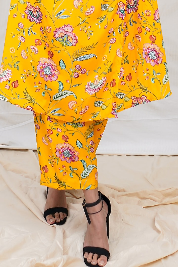 Yellow Floral Printed Kurta Set by Krupa Kapadia at Pernia's Pop Up Shop