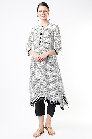 Off-White Chanderi Tunic With Print by Krishna Mehta