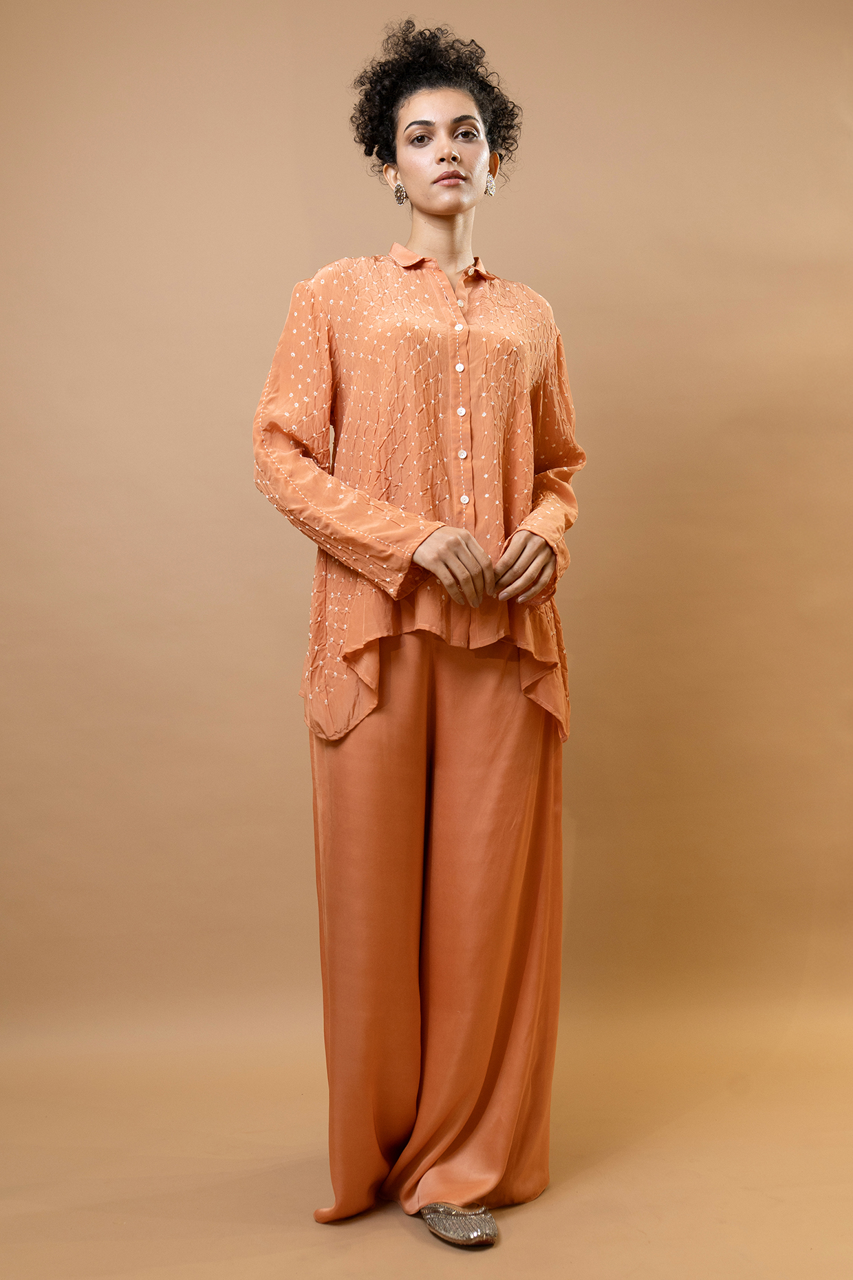 Peach Silk Bandhej Co-Ord Set by Krishna Mehta at Pernia's Pop Up Shop