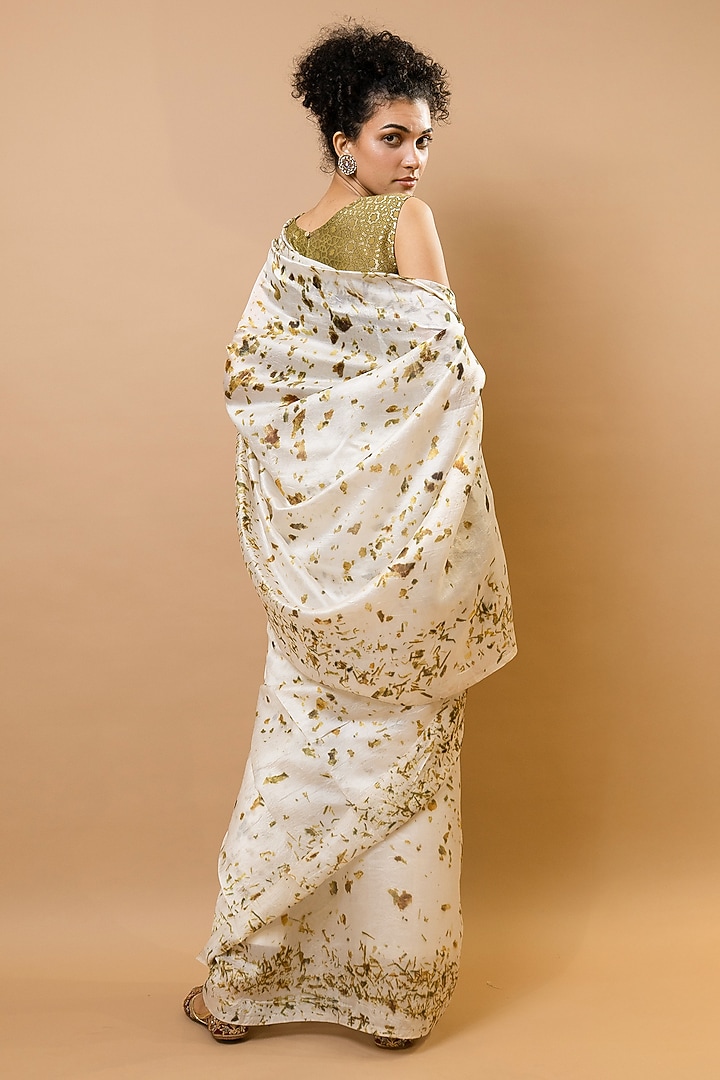 Natural White Pure Silk Wedding Saree by Krishna Mehta at Pernia's Pop Up Shop
