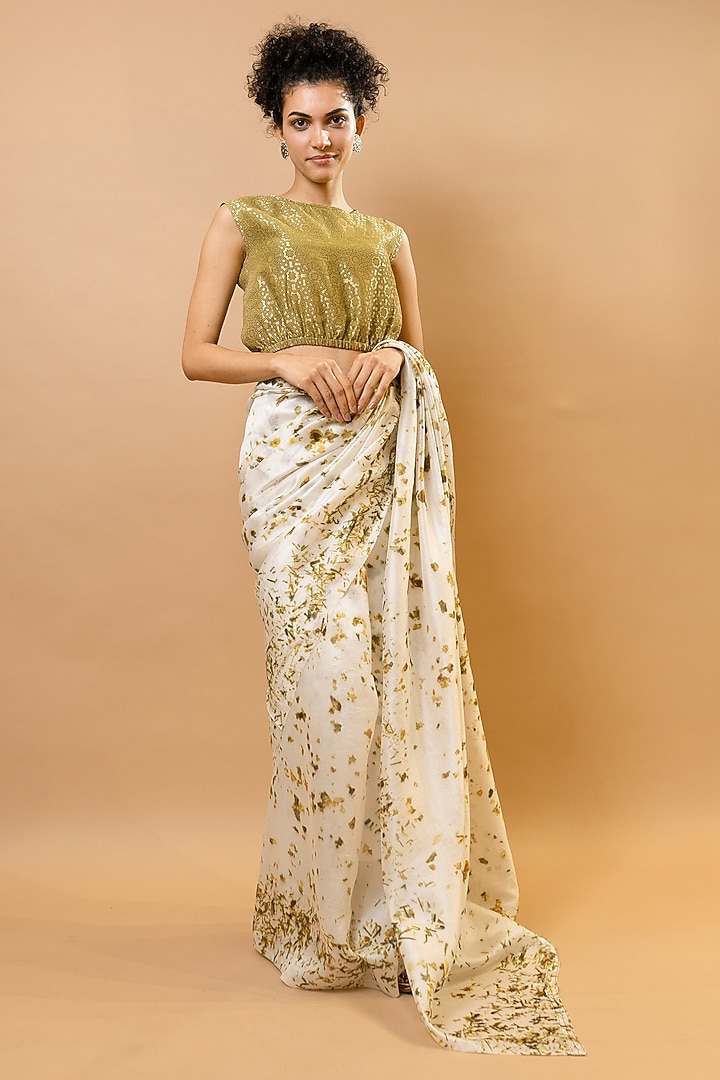 Natural White Pure Silk Wedding Saree by Krishna Mehta at Pernia's Pop Up Shop