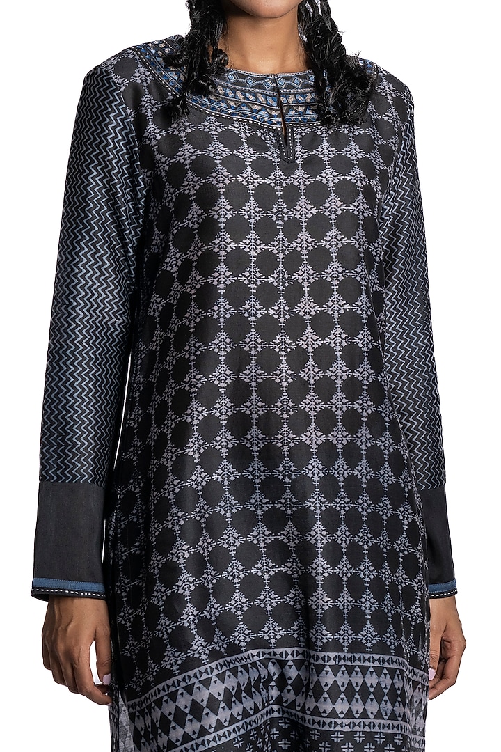 Black Printed Tunic Set by Krishna Mehta at Pernia's Pop Up Shop
