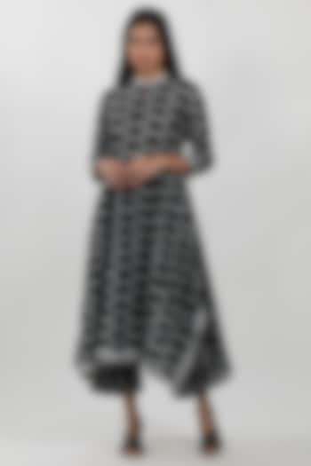 Black & White Chanderi Shibori Tie-Dye A-Line Tunic by Krishna Mehta at Pernia's Pop Up Shop