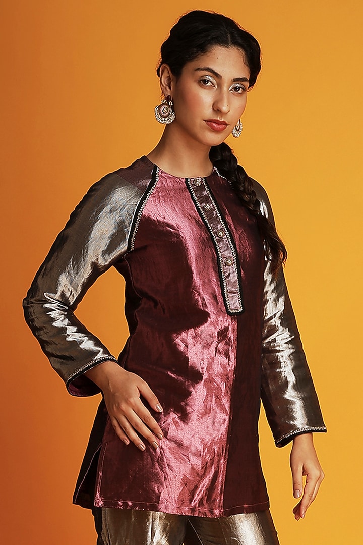 Antique Silver & Pink Embellished Short Kurta by Krishna Mehta at Pernia's Pop Up Shop
