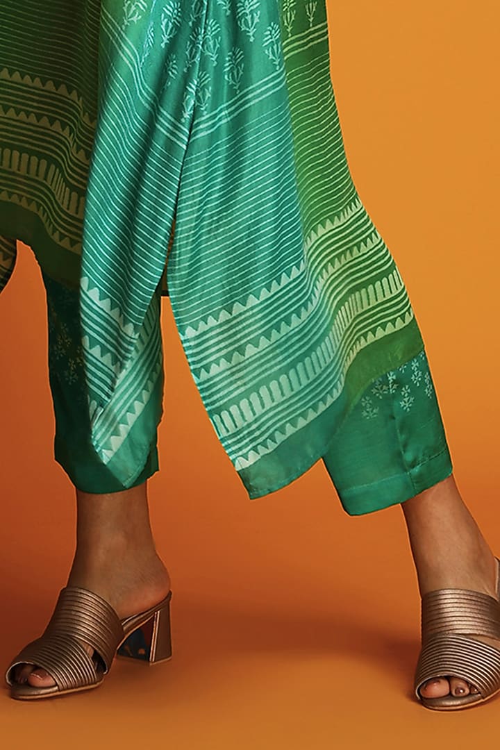 Green Ombre Modal Printed Tunic Set by Krishna Mehta at Pernia's Pop Up Shop