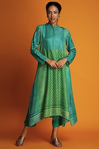 Floral Printed Green Tunics: Buy Floral Printed Green Tunics Online only at  Pernia's Pop-Up Shop 2023