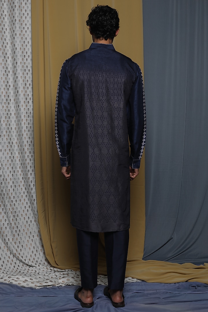 Grey Tussar Printed & Embroidered Kurta by Krishna Mehta Men at Pernia's Pop Up Shop