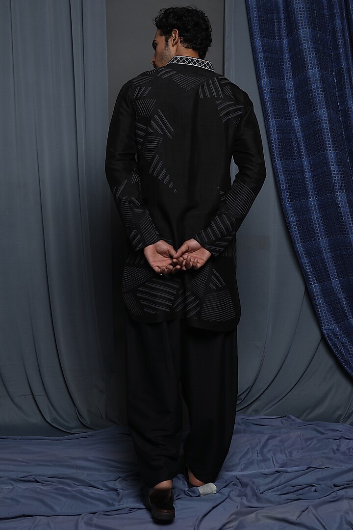 Black Tussar Zardosi Hand Embroidered & Printed Kurta by Krishna Mehta Men at Pernia's Pop Up Shop