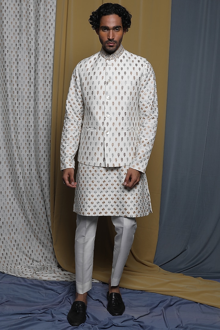 Off-White Cotton Viscose Zardosi Embroidered Bundi Jacket by Krishna Mehta Men at Pernia's Pop Up Shop
