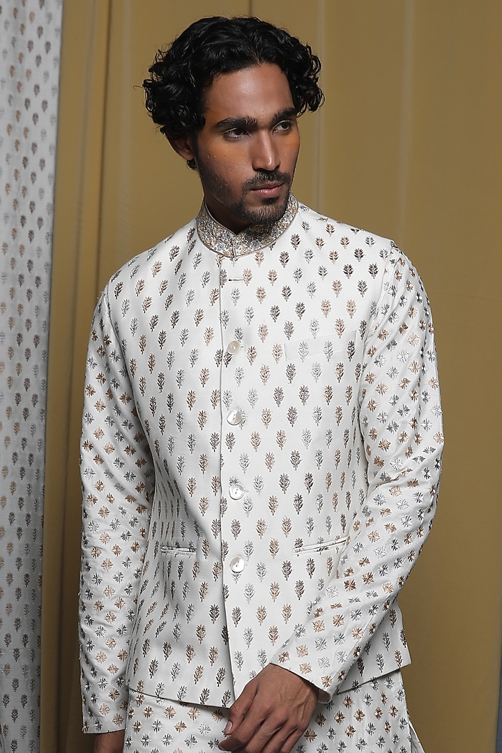 Off-White Cotton Viscose Zardosi Embroidered Bundi Jacket by Krishna Mehta Men at Pernia's Pop Up Shop