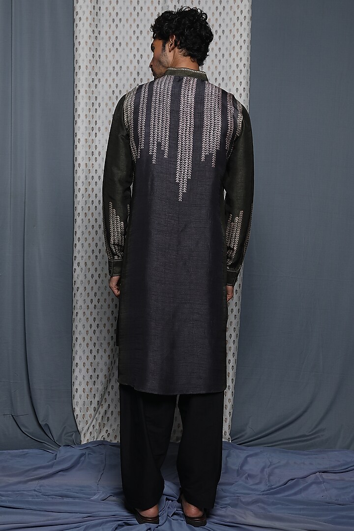 Grey Tussar Zardosi Hand Embroidered Kurta by Krishna Mehta Men at Pernia's Pop Up Shop