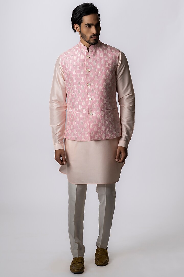 Blush Pink Tussar Block Printed Bundi Jacket by Krishna Mehta Men at Pernia's Pop Up Shop