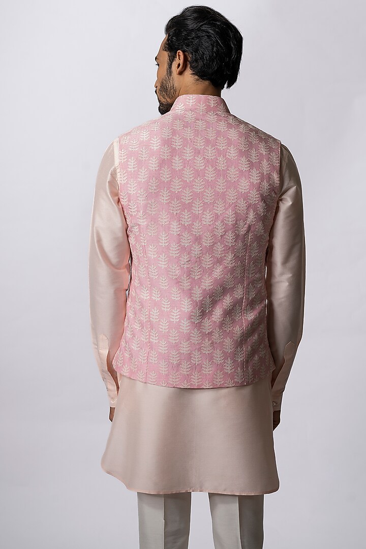 Blush Pink Tussar Block Printed Bundi Jacket by Krishna Mehta Men at Pernia's Pop Up Shop