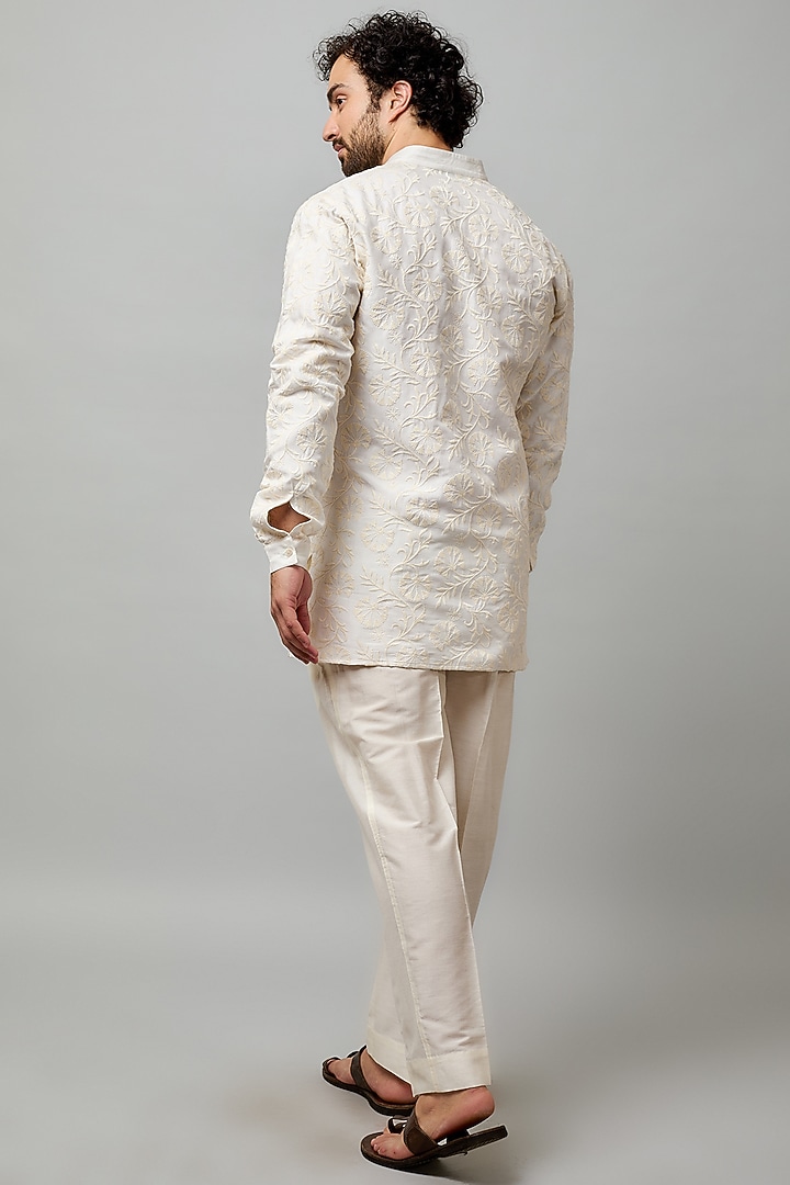 White Cotton Viscose Thread Embroidered Short Kurta by Krishna Mehta Men at Pernia's Pop Up Shop