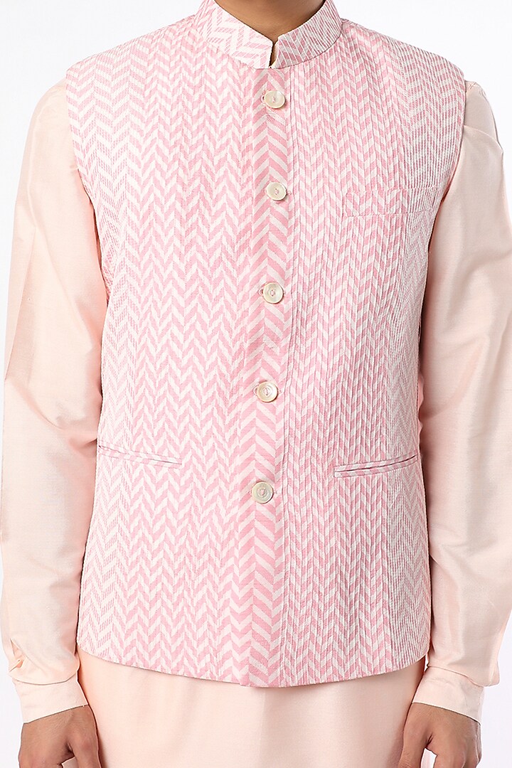 Pink Tussar Block Printed Bundi Jacket Set by Krishna Mehta Men at Pernia's Pop Up Shop