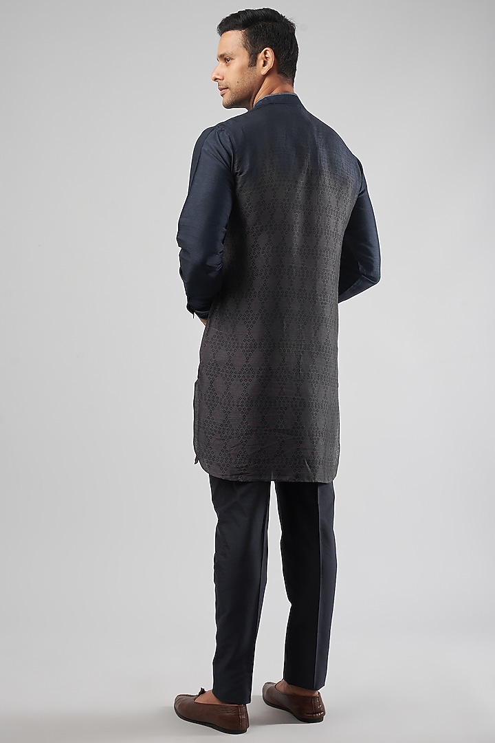 Indigo & Navy Blue Tussar Printed Kurta Set by Krishna Mehta Men at Pernia's Pop Up Shop