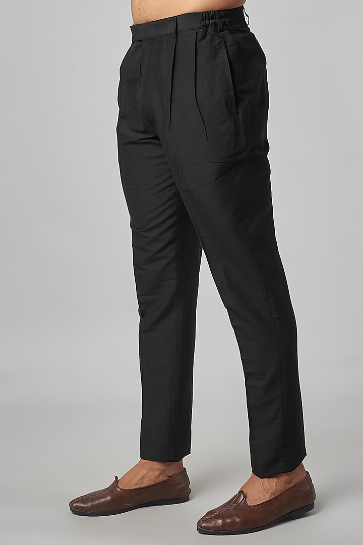 Black Cotton Viscose Embroidered Kurta Set by Krishna Mehta Men at Pernia's Pop Up Shop