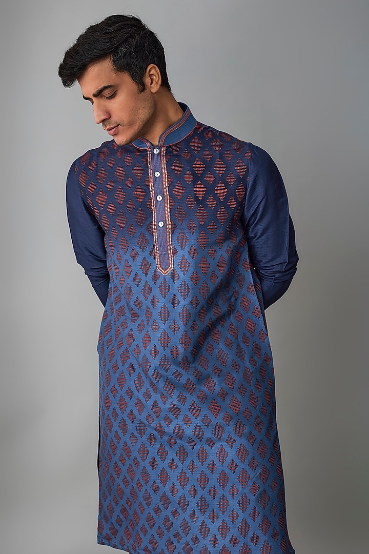 Dark Blue Ombre Silk Hand Embroidered Kurta Set by Krishna Mehta Men at Pernia's Pop Up Shop