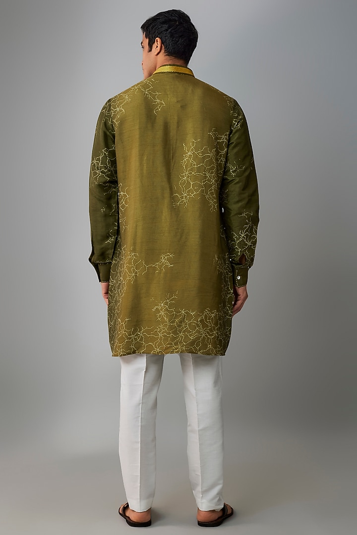 Olive Green Silk Machine Embroidered Kurta Set by Krishna Mehta Men at Pernia's Pop Up Shop