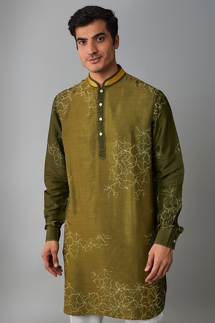 Olive Green Silk Machine Embroidered Kurta Set by Krishna Mehta Men at Pernia's Pop Up Shop