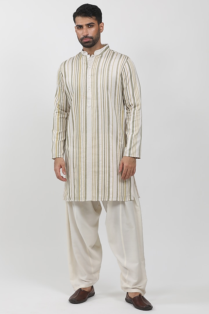 Off-White Cotton Viscose Textured Kurta Set by Krishna Mehta Men at Pernia's Pop Up Shop