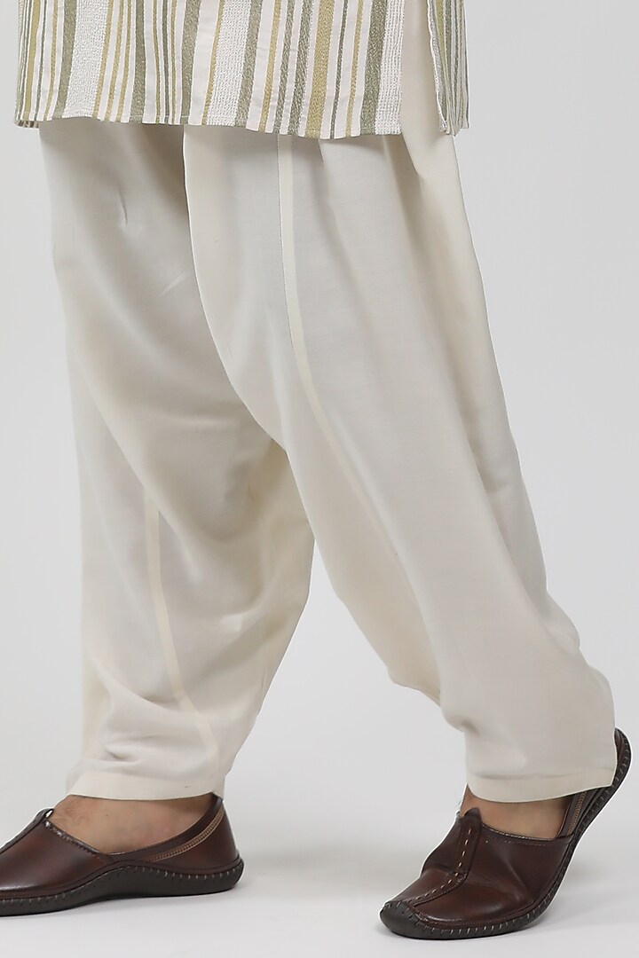 Off-White Cotton Viscose Textured Kurta Set by Krishna Mehta Men at Pernia's Pop Up Shop