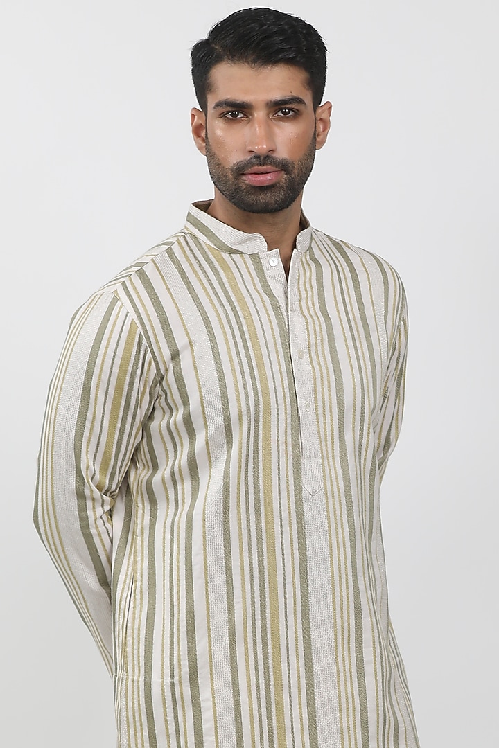 Off-White Cotton Viscose Textured Kurta Set by Krishna Mehta Men at Pernia's Pop Up Shop