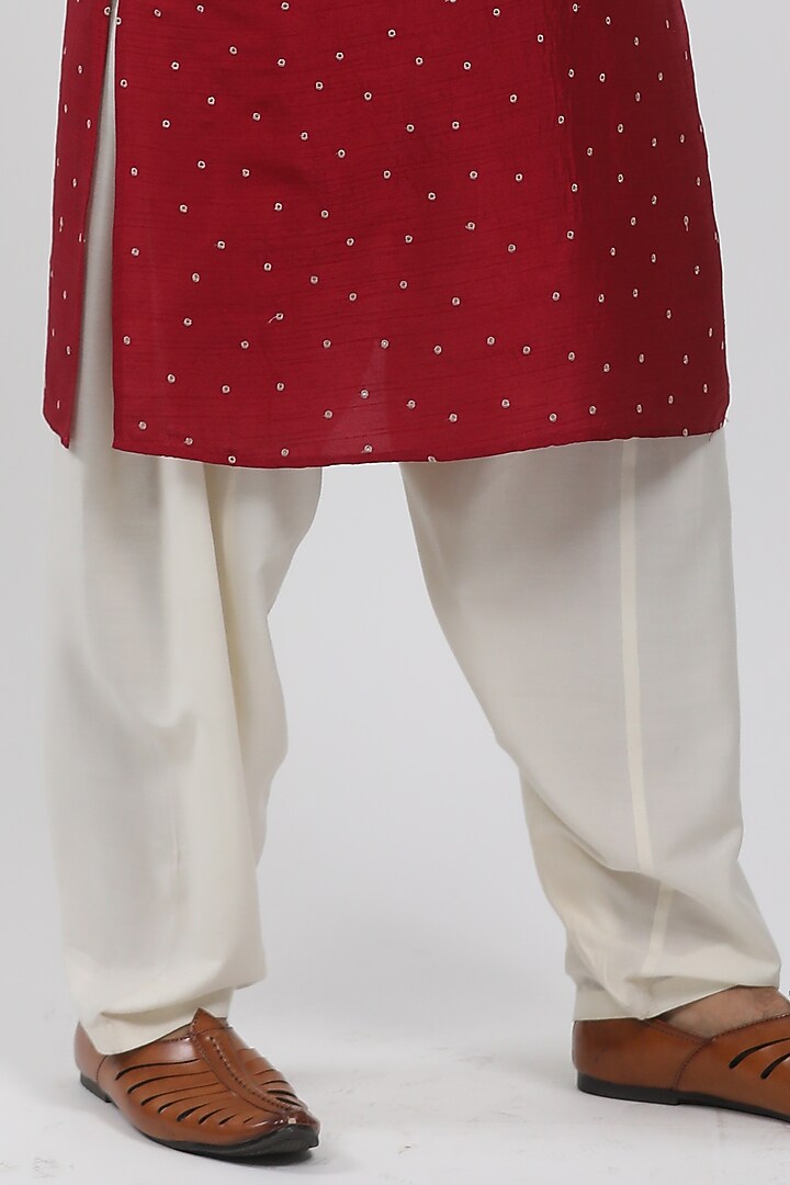Red Tussar Embroidered Kurta Set by Krishna Mehta Men at Pernia's Pop Up Shop