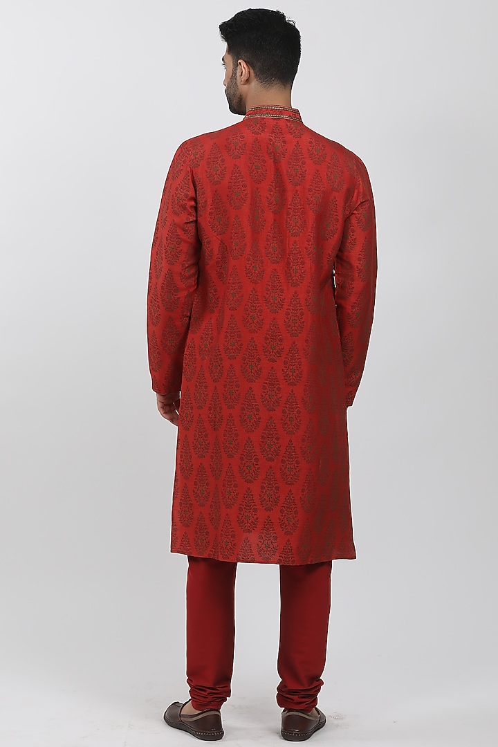 Red Tussar Floral Block Printed Kurta Set by Krishna Mehta Men at Pernia's Pop Up Shop