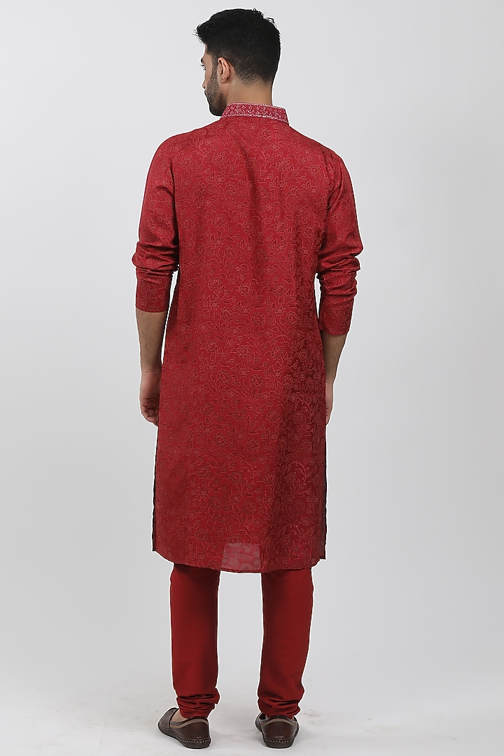 Maroon Tussar Floral Block Printed Kurta Set by Krishna Mehta Men at Pernia's Pop Up Shop