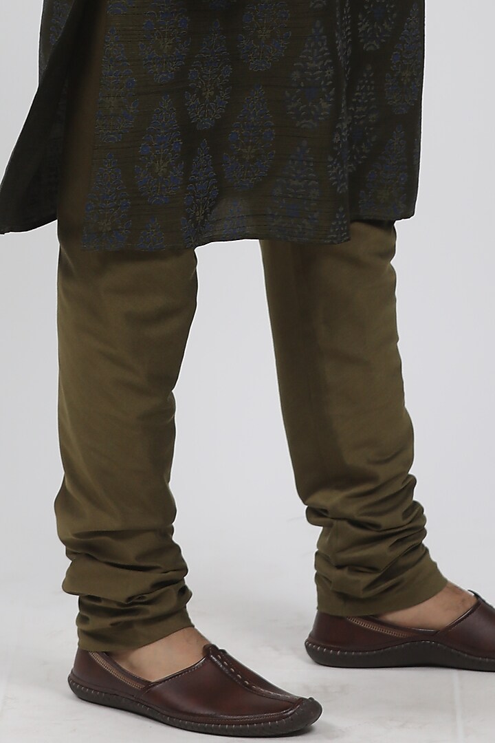 Olive Tussar Hand Block Printed Kurta Set by Krishna Mehta Men at Pernia's Pop Up Shop