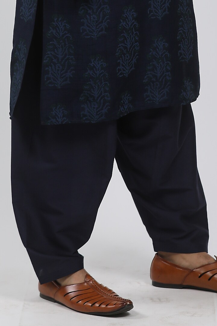 Navy Tussar Hand Block Printed Kurta Set by Krishna Mehta Men at Pernia's Pop Up Shop