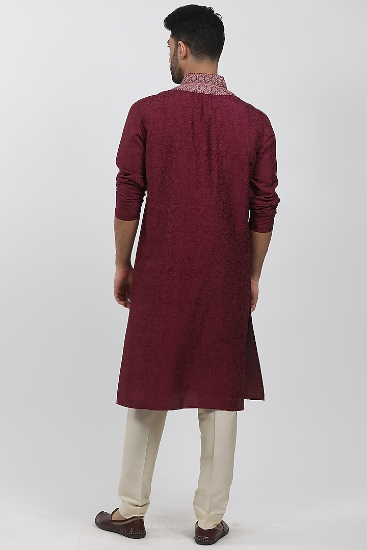 Maroon Tussar Hand Block Printed Kurta Set by Krishna Mehta Men at Pernia's Pop Up Shop