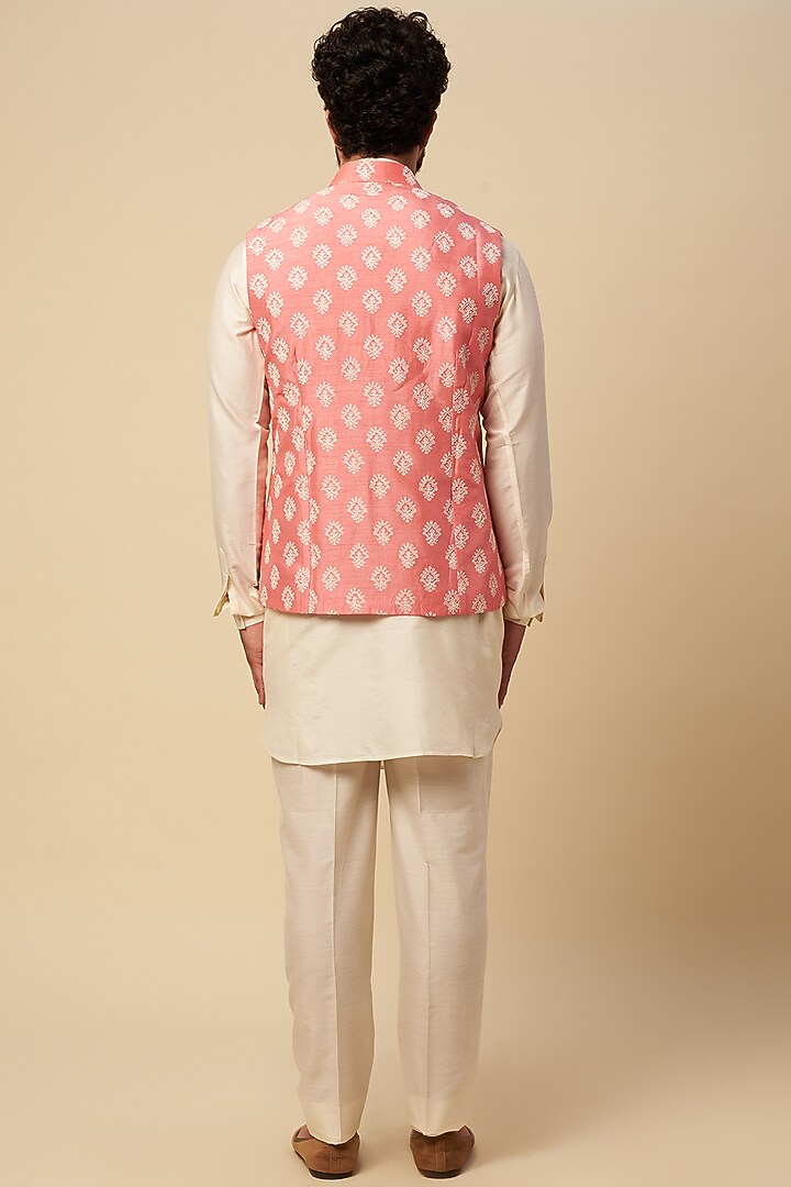 Pink Tussar Block Printed & Embroidered Bundi Jacket Set by Krishna Mehta Men at Pernia's Pop Up Shop