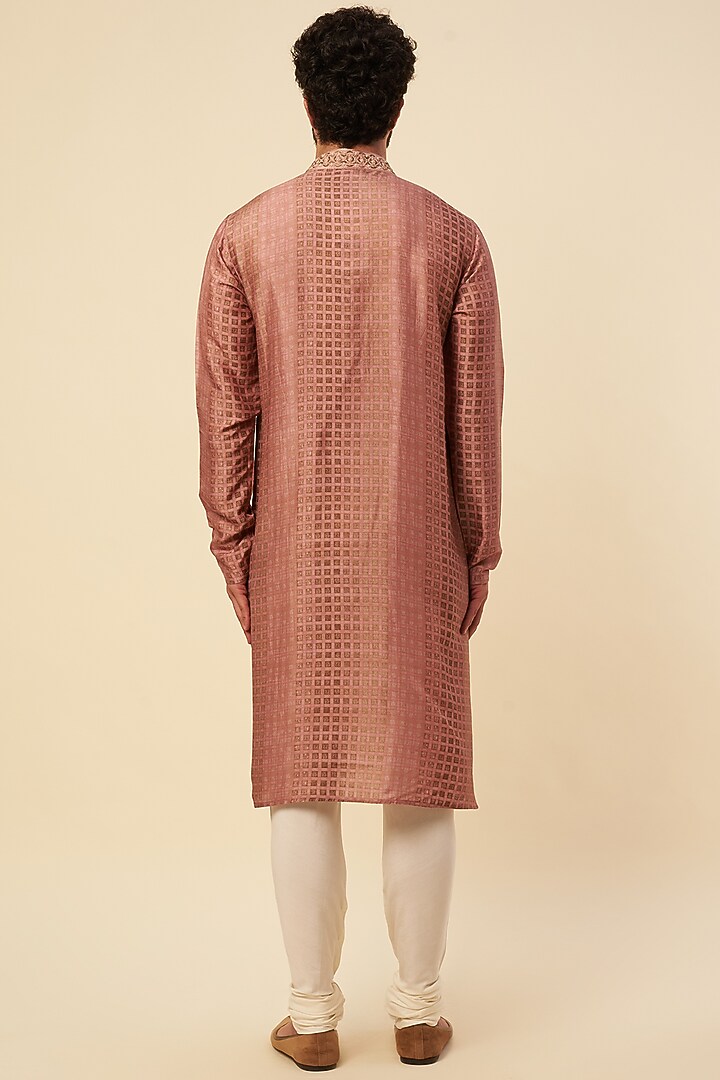 Pink Embroidered Kurta Set by Krishna Mehta Men at Pernia's Pop Up Shop