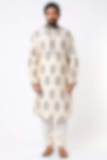 Light Peach Block Printed Kurta Set by Krishna Mehta Men at Pernia's Pop Up Shop