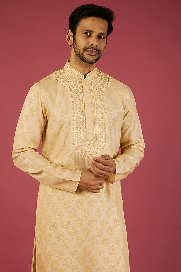 Yellow Tussar Printed & Embroidered Kurta Set by Krishna Mehta Men at Pernia's Pop Up Shop