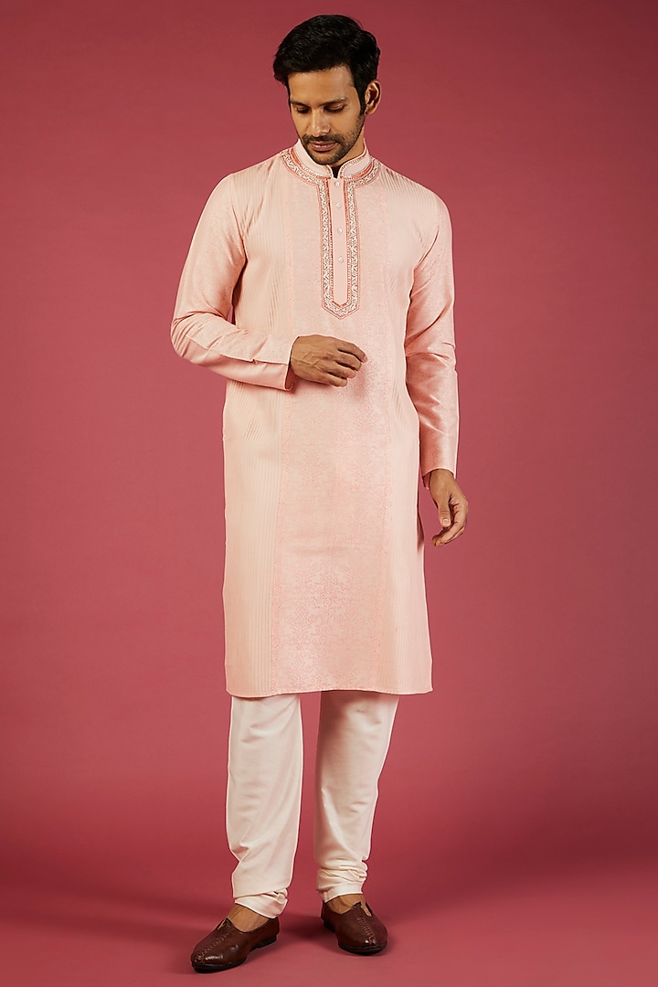 Peach Printed Kurta Set by Krishna Mehta Men at Pernia's Pop Up Shop